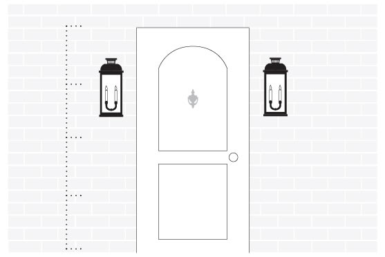 Два фонаря у наружной стены